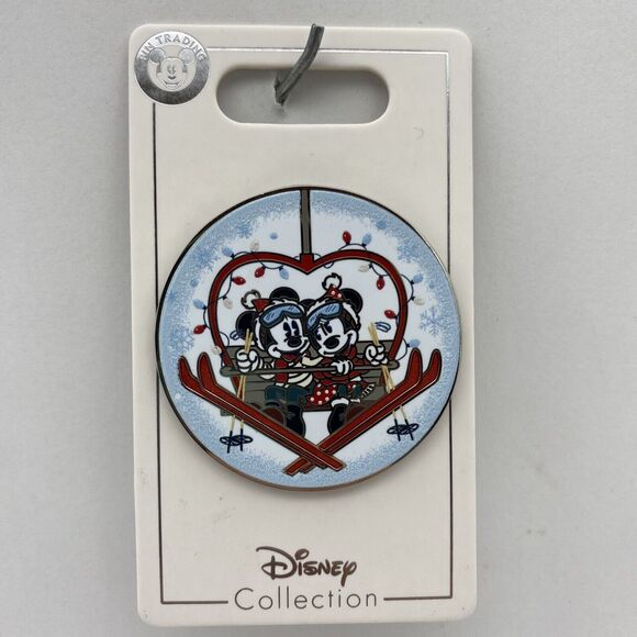 Disney Parks Pin Mickey & Minnie Mouse Ski Lift Holiday Christmas 2021 OE Pin - Picture 1 of 4